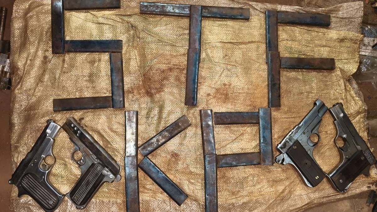 Kolkata Police STF, Dhanbad Police STF unearthed a ammunition factory in Dhanbad