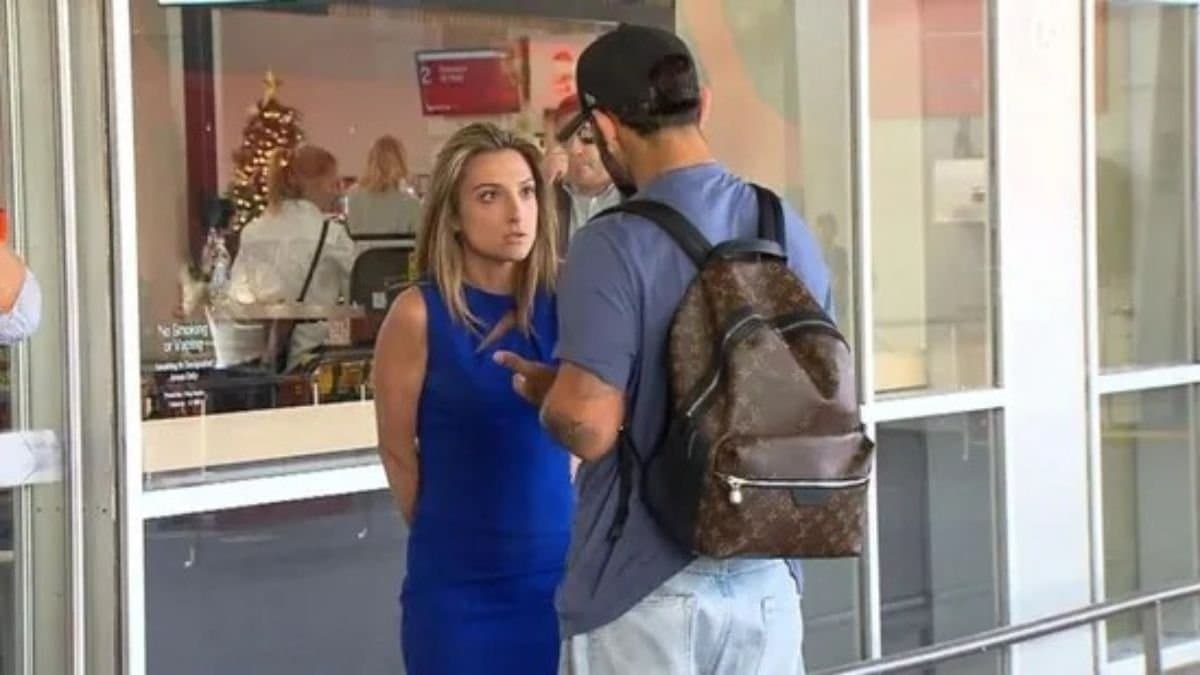 Virat Kohli is involved in heated argument with a cameraman at Melbourne airport spt 