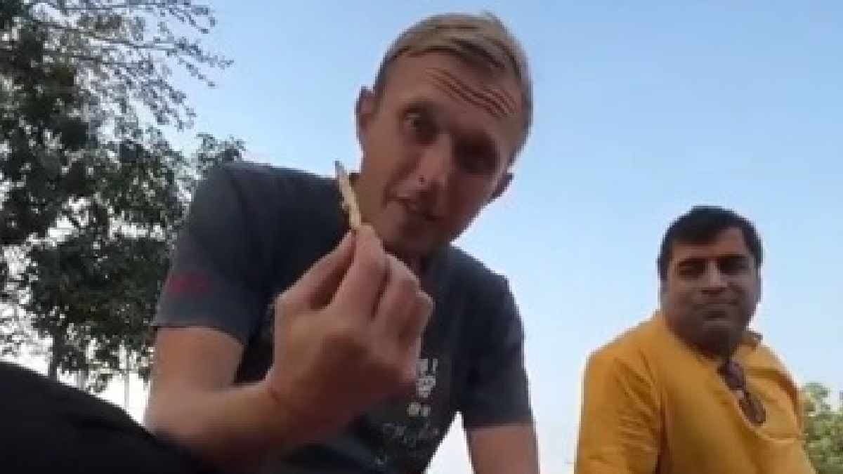 Russian guy Overwhelmed by Indian Hospitality, viral video