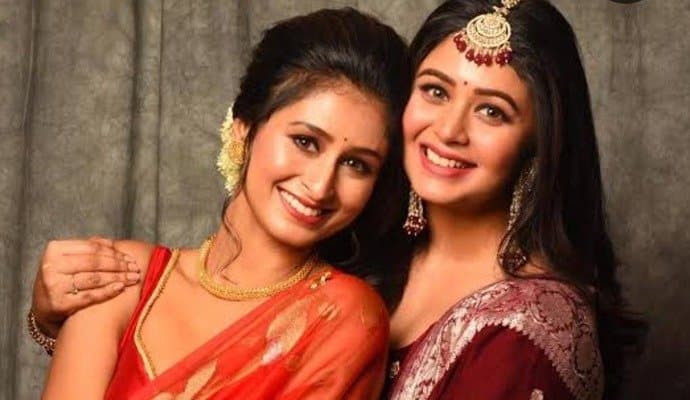 Ritabhari Chakraborty: দিদি চিত্রাঙ্গদার বিয়ের অদেখা মুহূর্ত ভাগ ঋতাভরীর, পোস্টে ফলাও করে 'তিতিন' বলে ডাকলেন কাকে? 