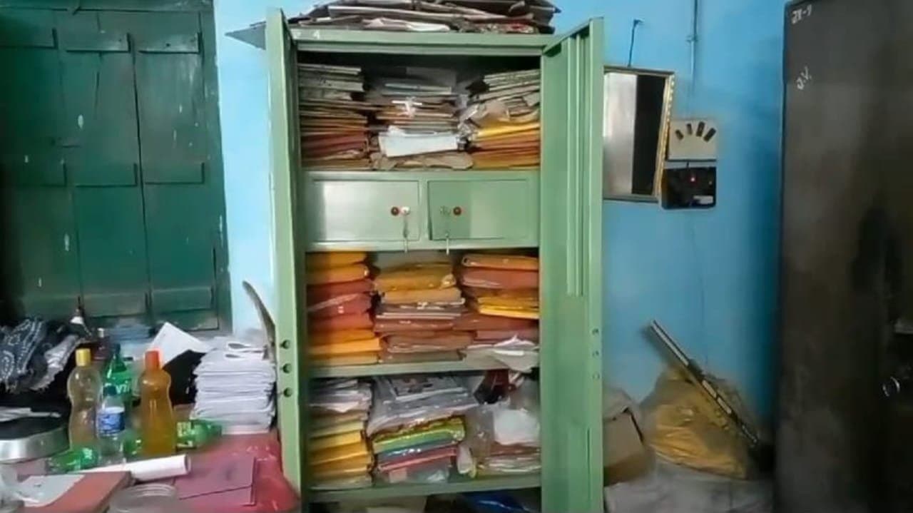 east barddhaman robbery at school_gnr