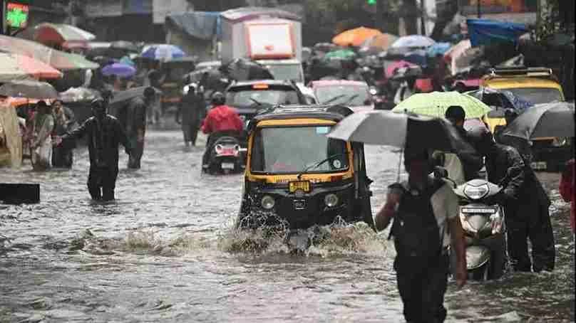 IMD Weather Forecast Very Heavy Rainfall in Five Districts Thunderstorm Warning in West Bengal