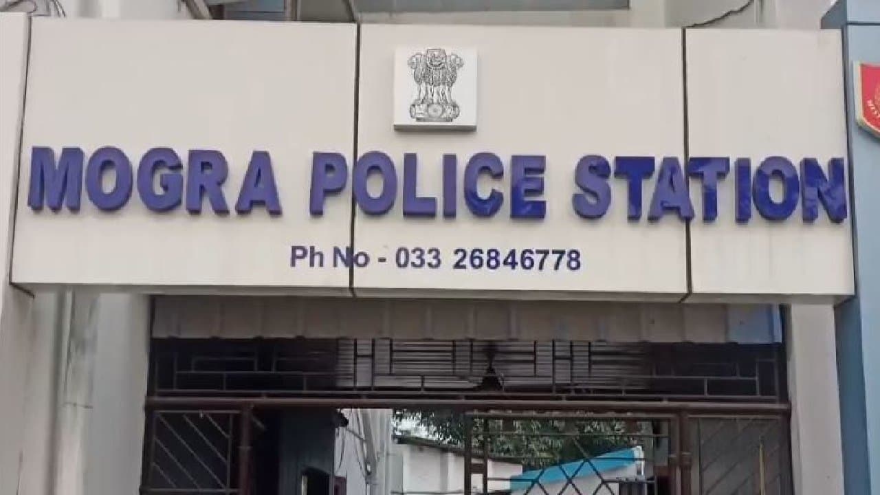 ASI of Barrackpore police commissionerate killed in bike accident at mogra
