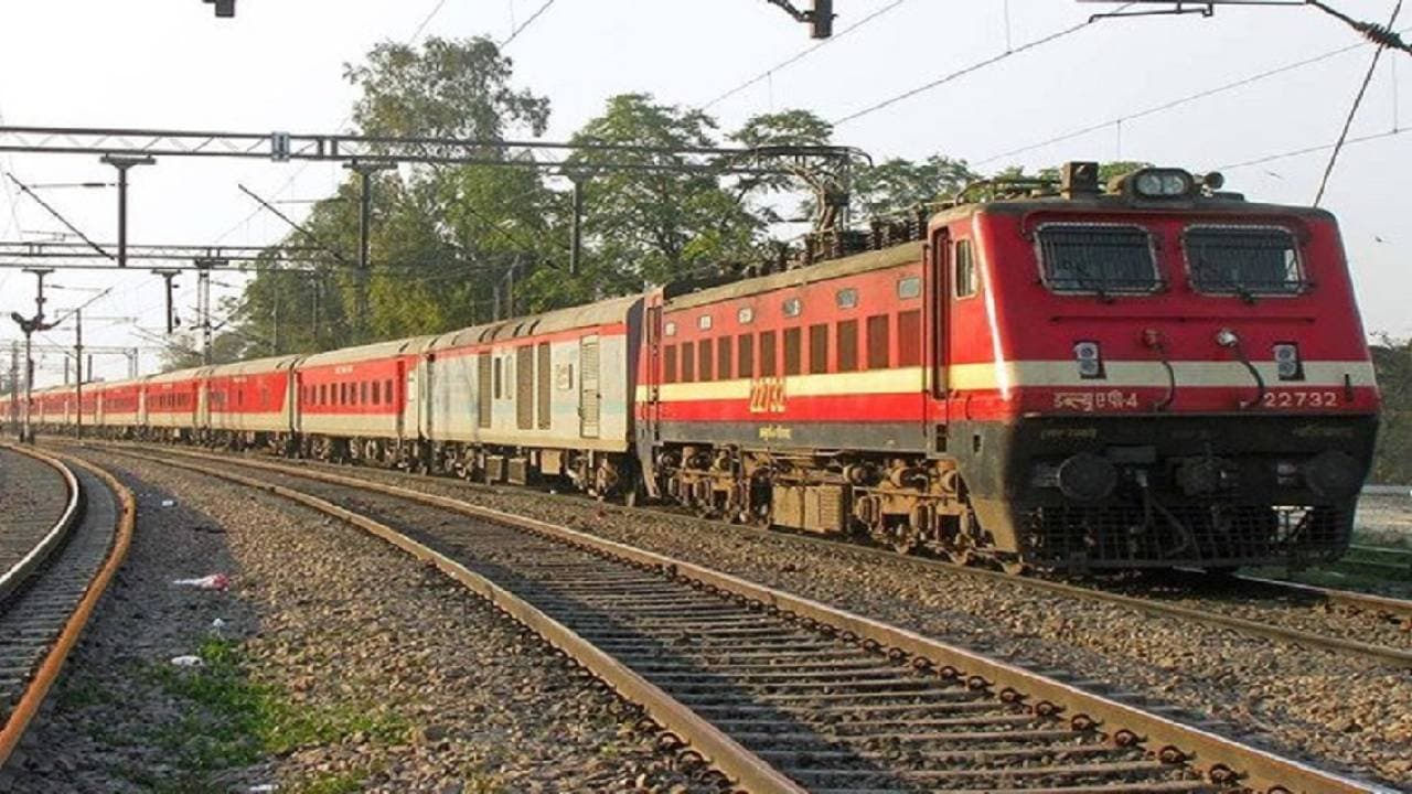 Railway to install CC cameras in every long-distance train