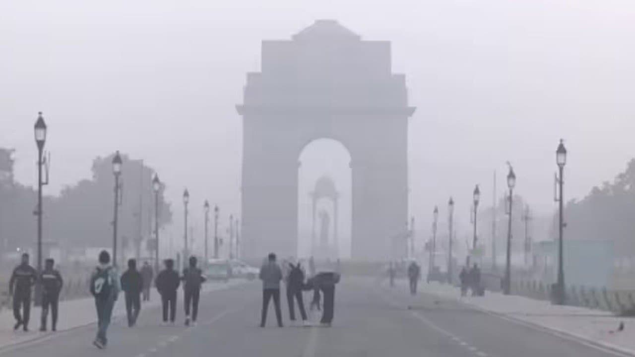 Delhi shivers in seasons first cold wave 129 flights cancelled 