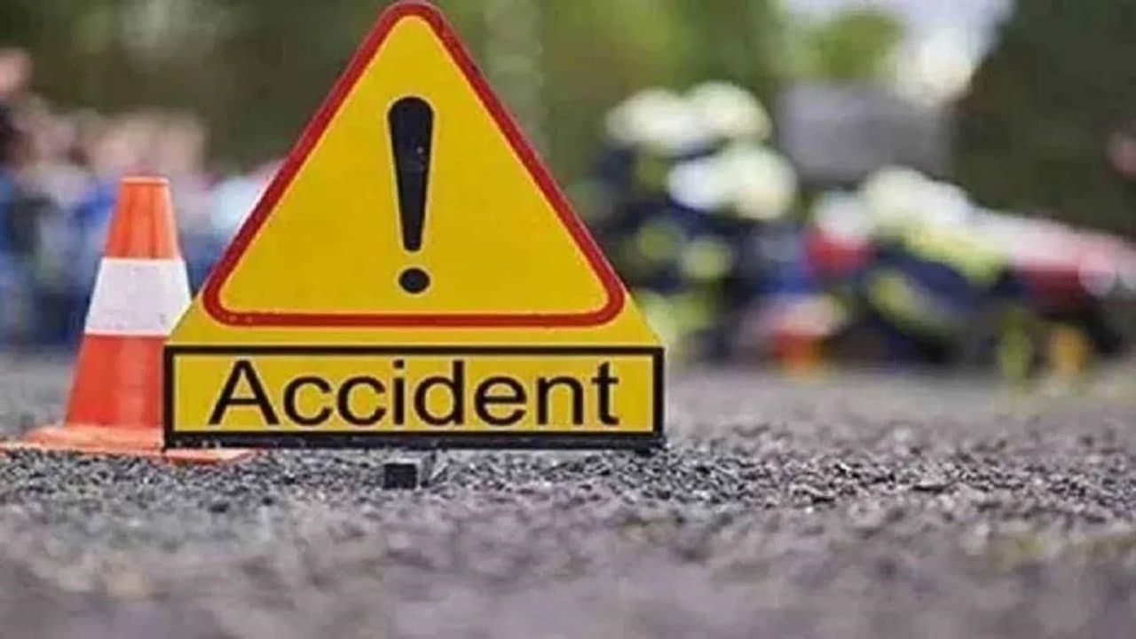 Four Pilgrims Walking To Dwarka Die After Being Hit By Truck in Gujarat 