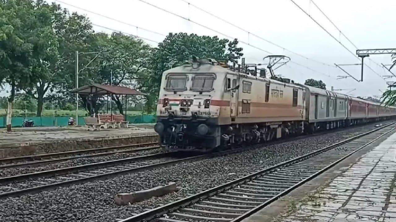 For cancellation of IndiGo flights South Eastern Railway arranged special trains to cope up with the situation