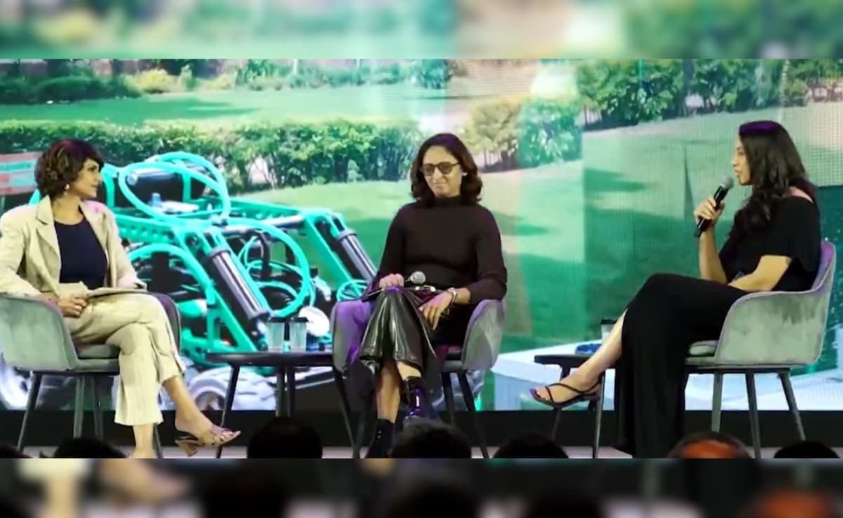 Smriti Mandhanas first public appearance after calling off wedding with Palash Muchhal-talks about her love for cricket 