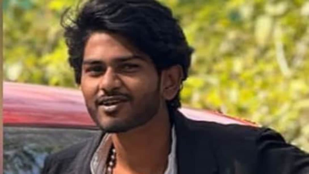 Telangana Engineering Student Killed By Girlfriends Family With Cricket Bat