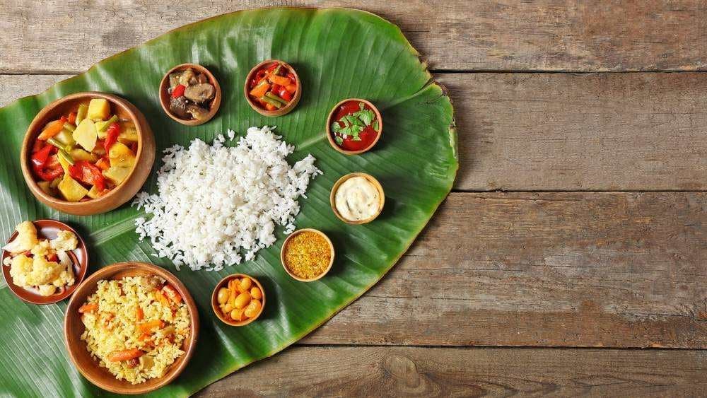 ভোজবাড়ি মানেই কলাপাতায় খাওয়ার চল, জানুন বহু পুরনো এই রীতি আসলে কতটা স্বাস্থ্যকর 