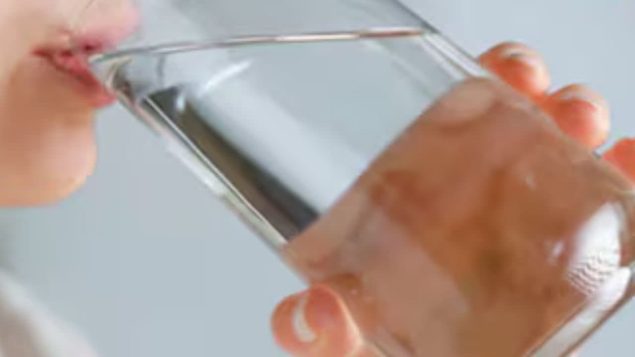 Doctor reveals why you should drink hot water every morning on an empty stomach