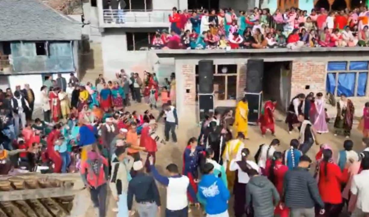 Himachal Pradesh Wedding: Roof Packed With Guests Collapse Within Seconds in Chamba