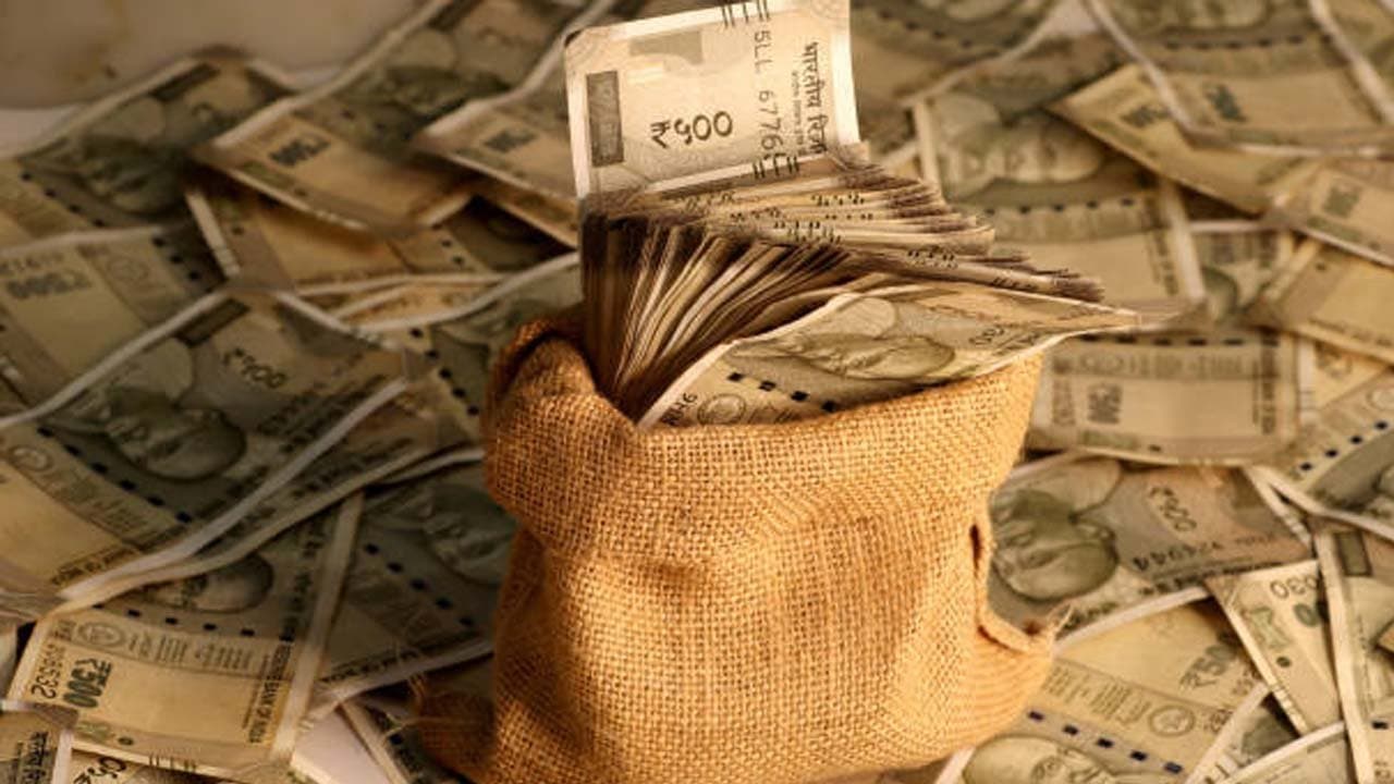 Invest one lakh rupees and earn Rs 14325 in just two years learn about this public sector banks fixed deposit scheme 