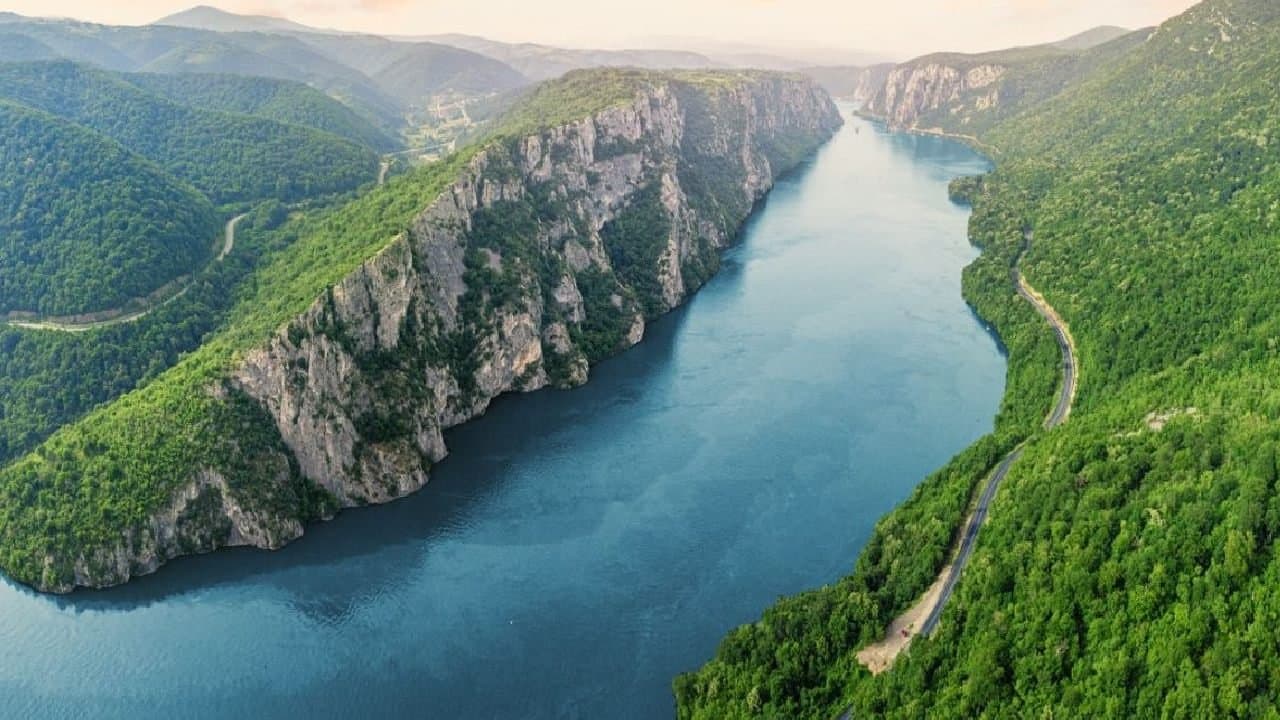 River crosses ten countries and through four capital cities know this river name