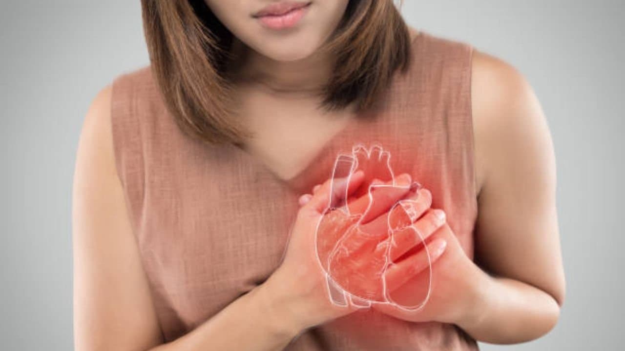 Raw Garlic Benefits: Have it on an empty stomach it will control Cholesterol and Heart Diseases