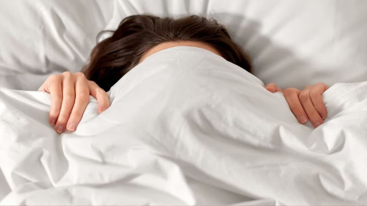 Health tips why you should not cover your face with blanket while sleeping