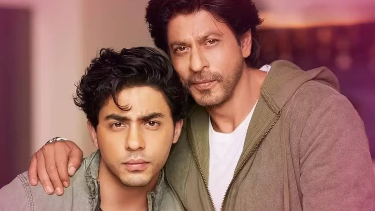 Complaint filed against Shah Rukh Khan s son Aryan Khan for flashing middle finger at Bengaluru pub event
