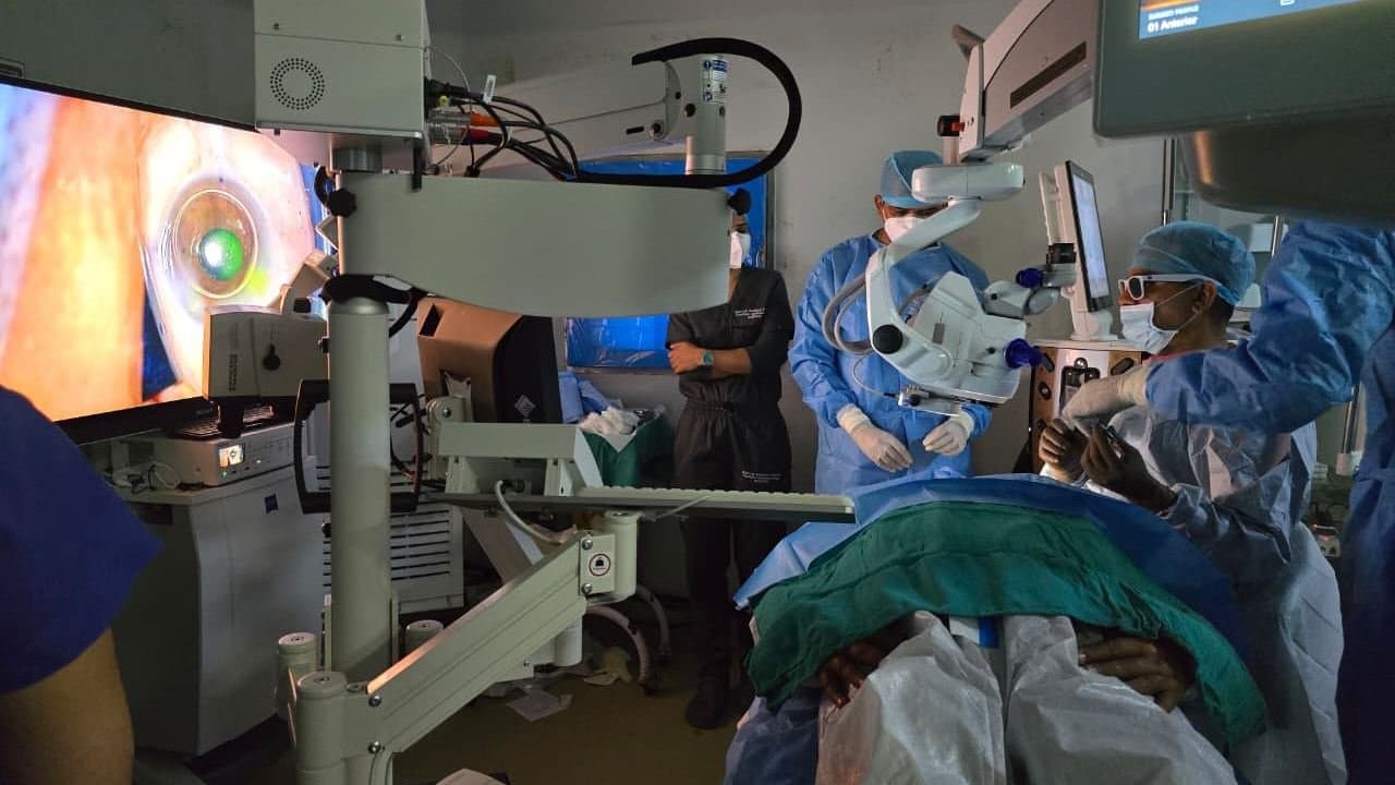 Indias first 3D Flex Aqueous Angiography with iStent 