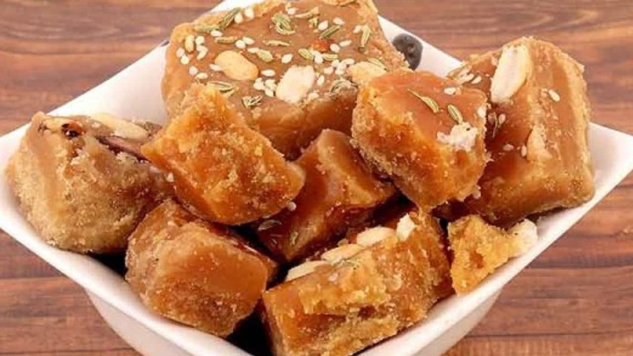 Health tips how to ear jaggery