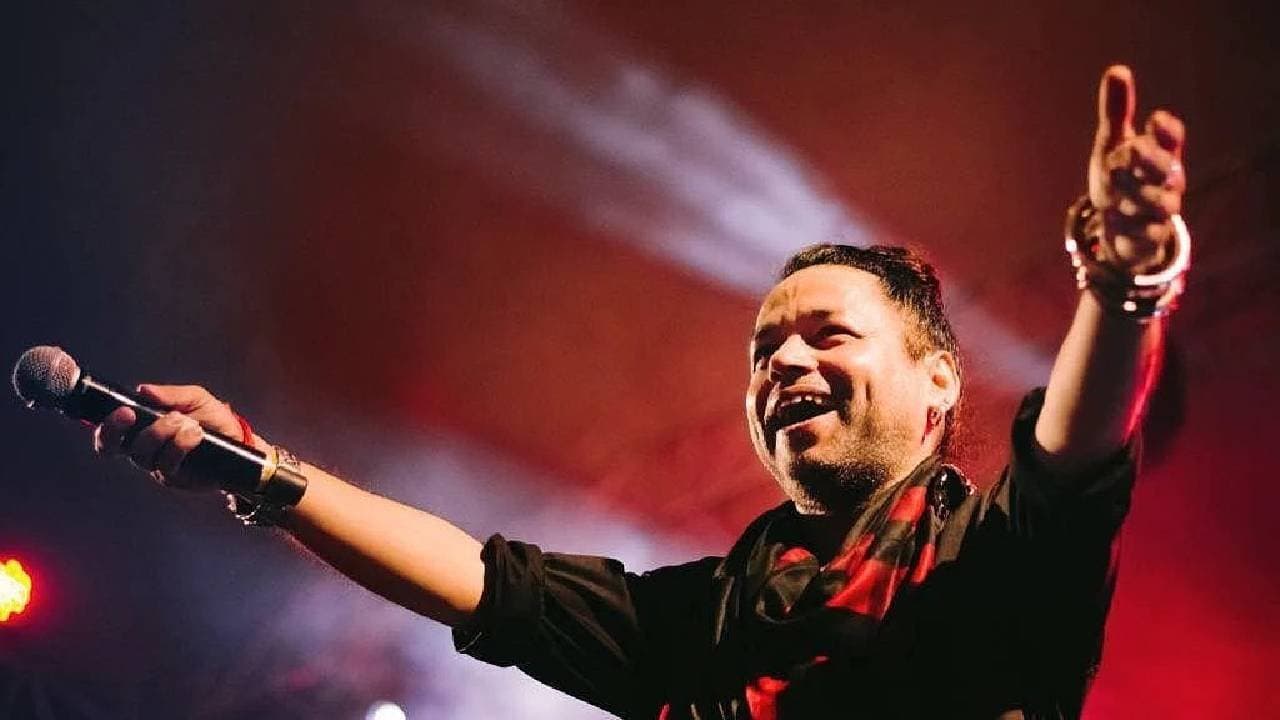 Kailash Kher Walks Off Stage After Crowd Misbehaves