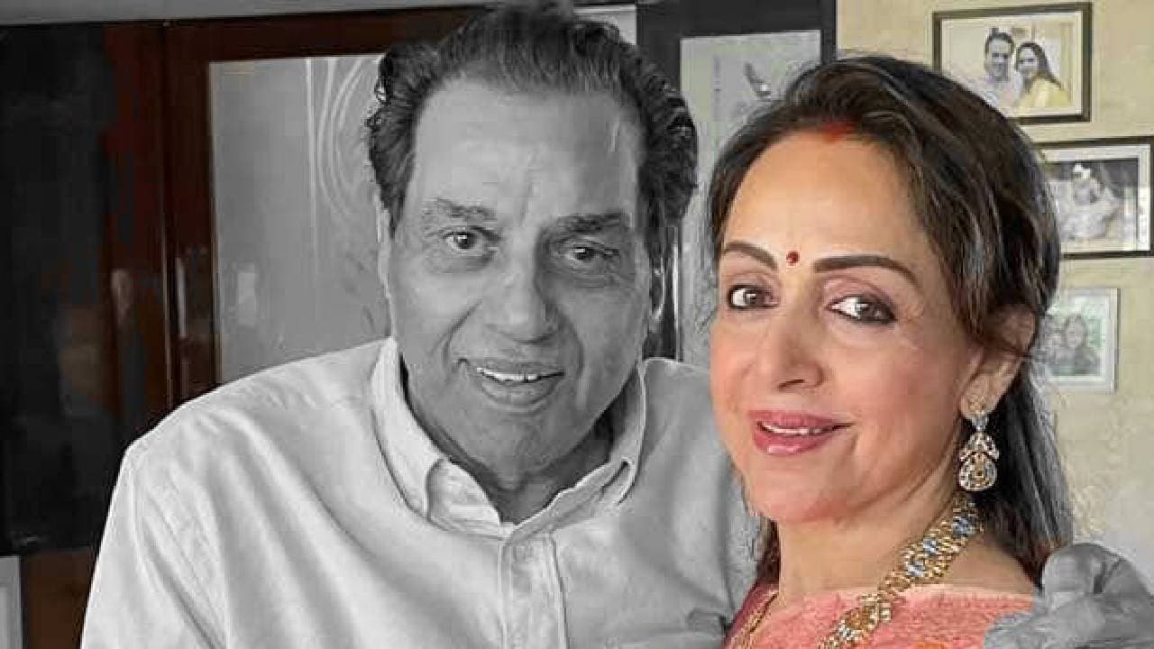 Hema Malini delivers an emotional speech at prayer meet of Dharmendra 