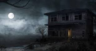 A Spooky Night Mystery: Strange Noises and Unseen Visitors at Midnight