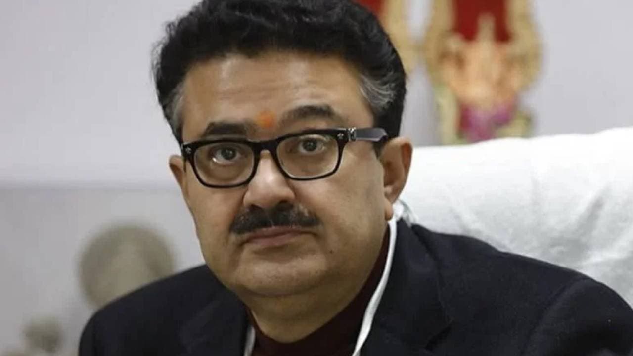 Congress targets PMO over Navneet Sahgal scam