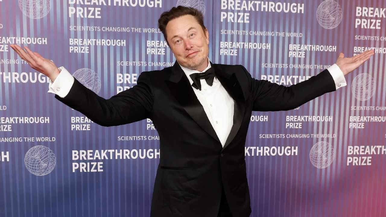 Elon Musk refuted the reports claiming on SpaceX shares