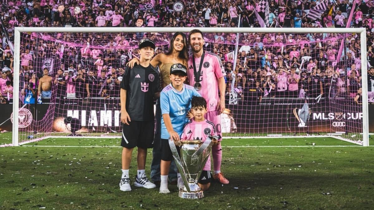 Inter Miamis Lionel Messi wins 2025 MLS Most Valuable Player