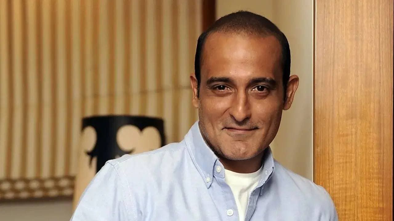 Dhurandhar star Akshaye Khanna started losing hair at 19 what triggers premature balding