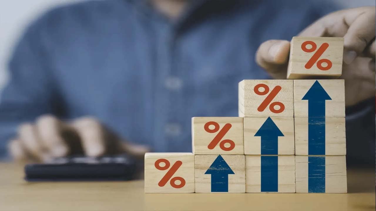 Which bank offers the highest interest rate on FDs in 2026 see the comparison 