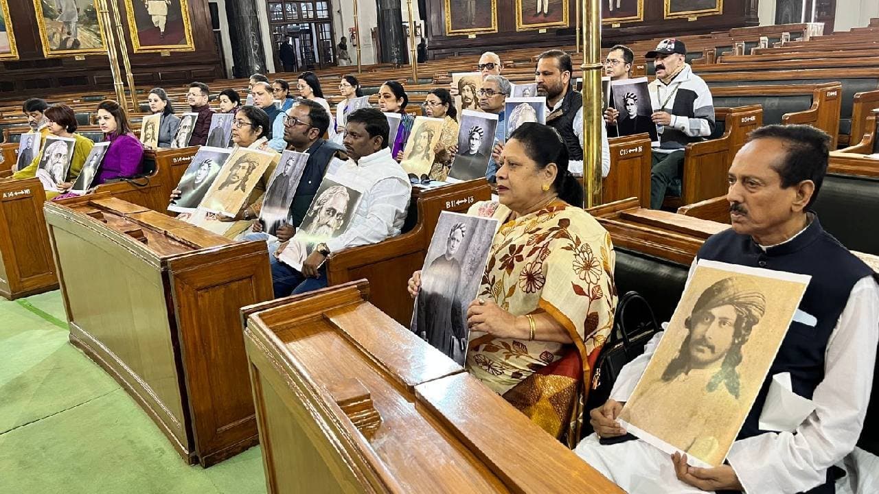 150th Anniversary of Vande Mataram after BJP leaders comment TMC MPs led a silent protest in the Central Hall of Parliament