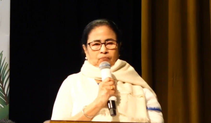Mamata declares four percent hike in da