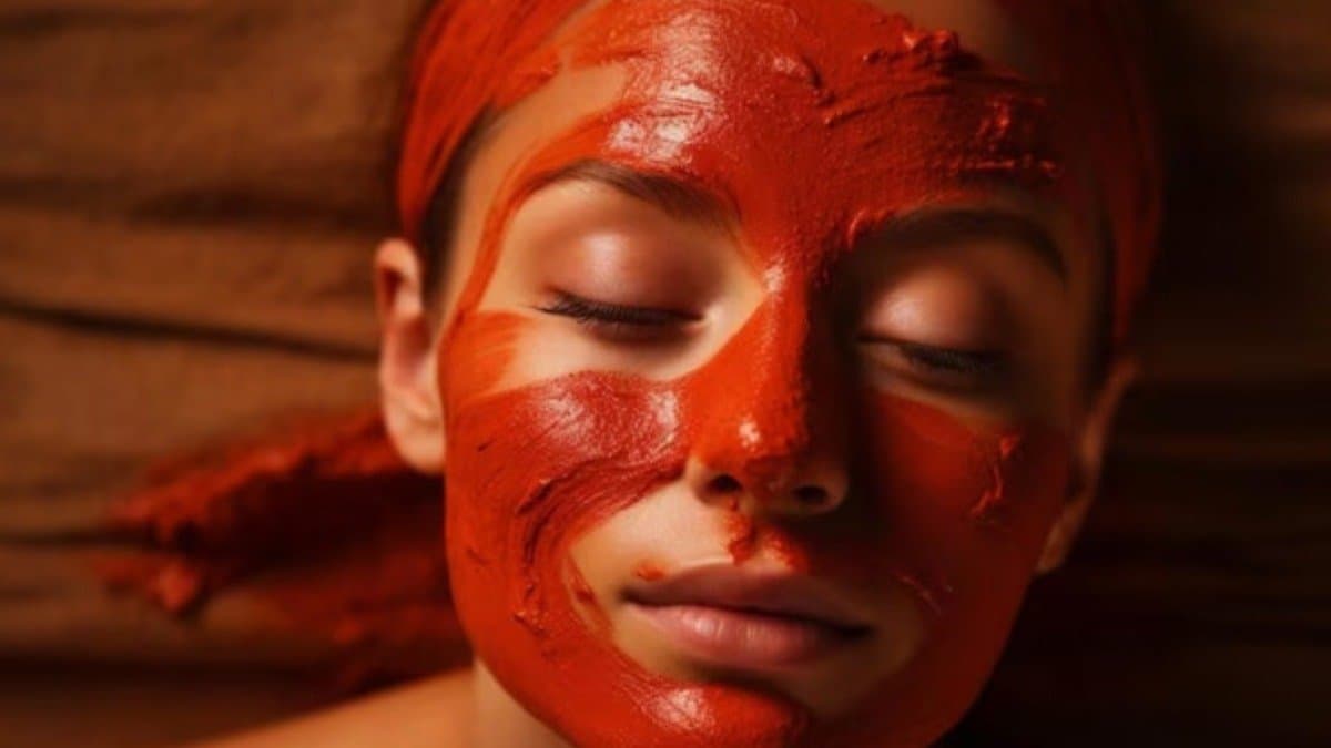 This Natural Beetroot Face Pack works like bleach removes sun tan pigmentation quickly