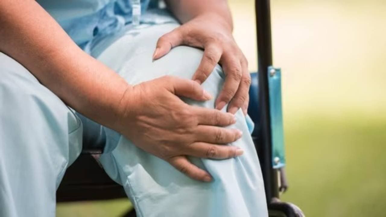 These could be the reasons of knee pain in winter know the easy tips to manage