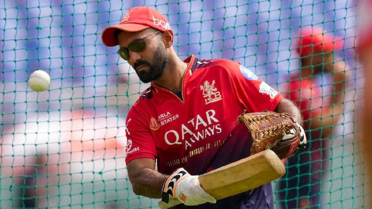Dinesh Karthik begins new coaching chapter in England