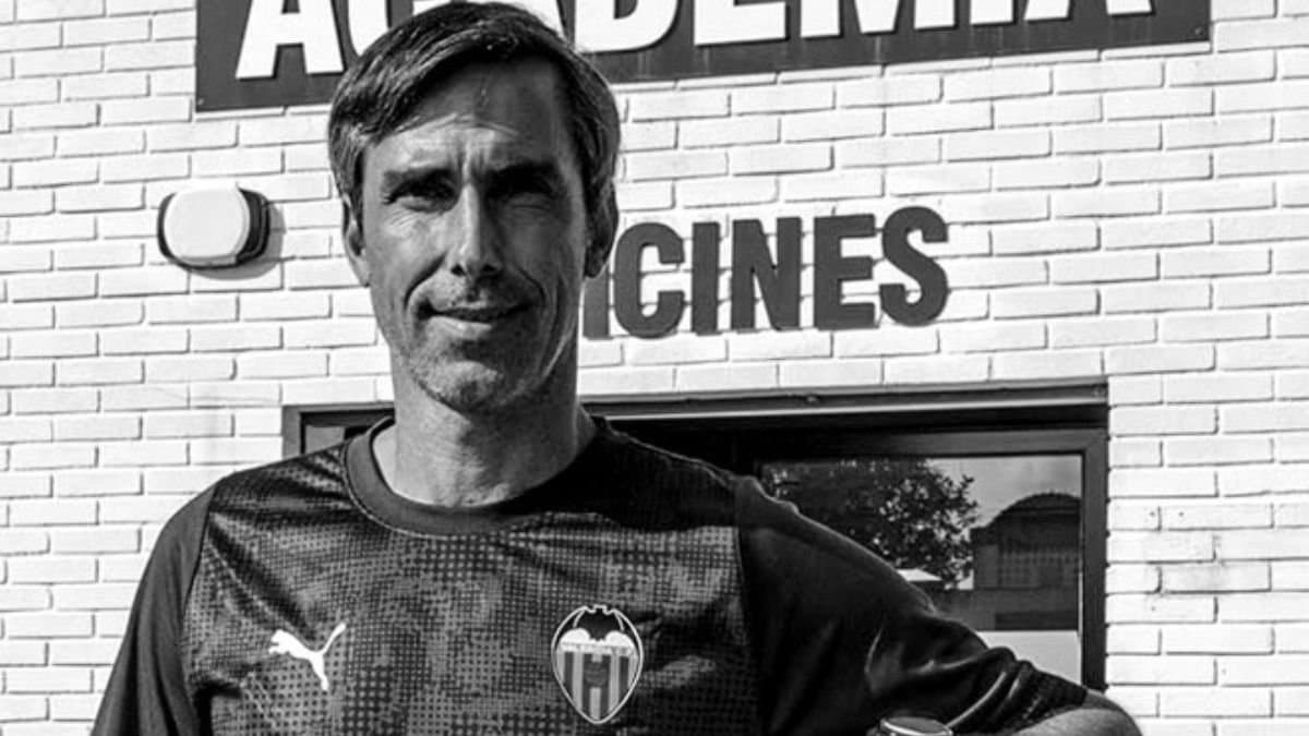 Valencia football team coach Fernando Martin dies in boat accident in Indonesia