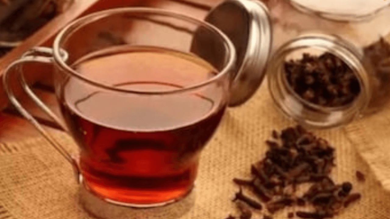 Are There Any Benefits Of Regularly Drinking Clove Water