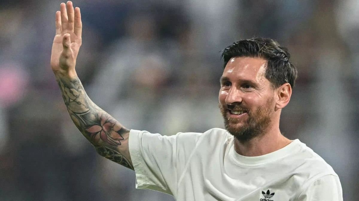 Lionel Messis arrival for the final leg of his GOAT tour delayed after his flight was deferred due to inclement weather 