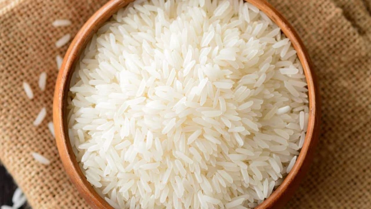 Nutritionist warns one common mistake while reheating leftover rice