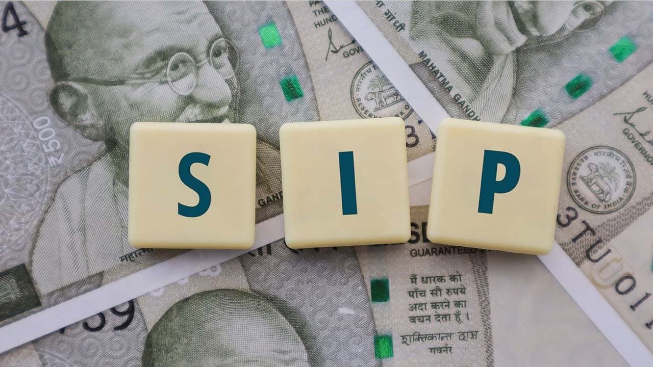 Daily or monthly SIP which one yields higher returns 