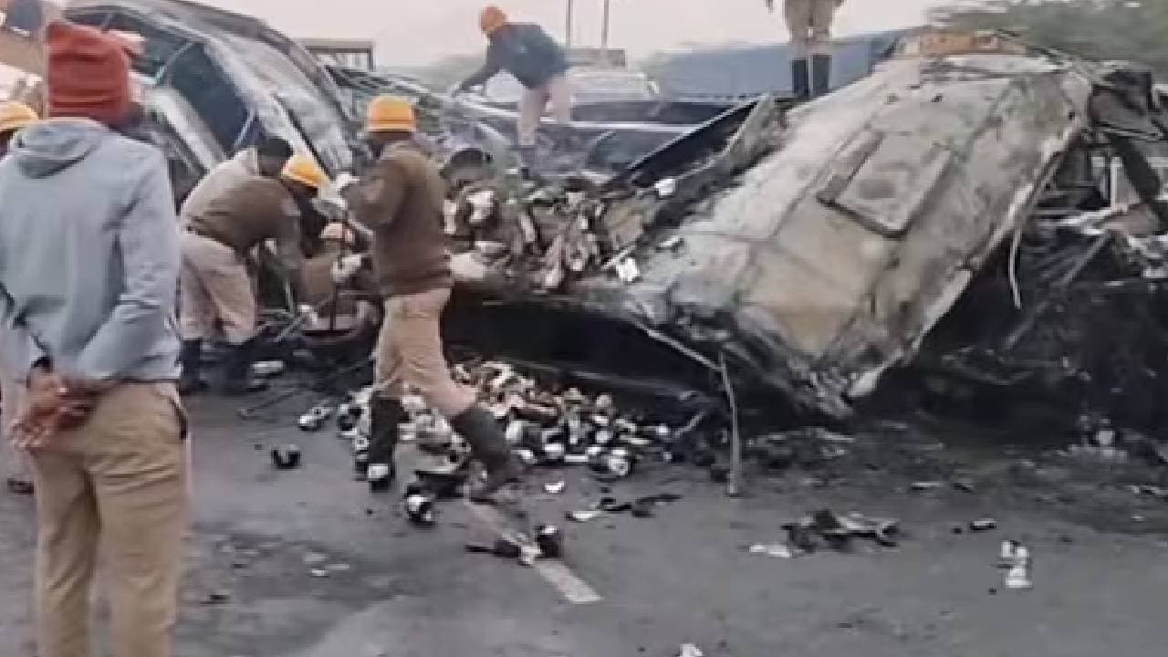 Tried to control but failed Karnataka bus driver says speeding truck caused crash 