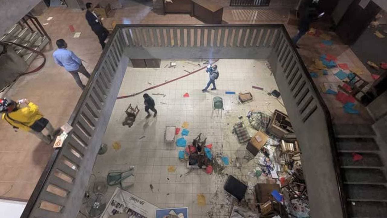 Chhayanaut artists protest against vandalism