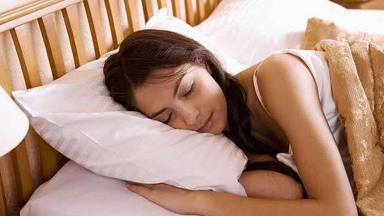 what it means when you see someone in your dreams