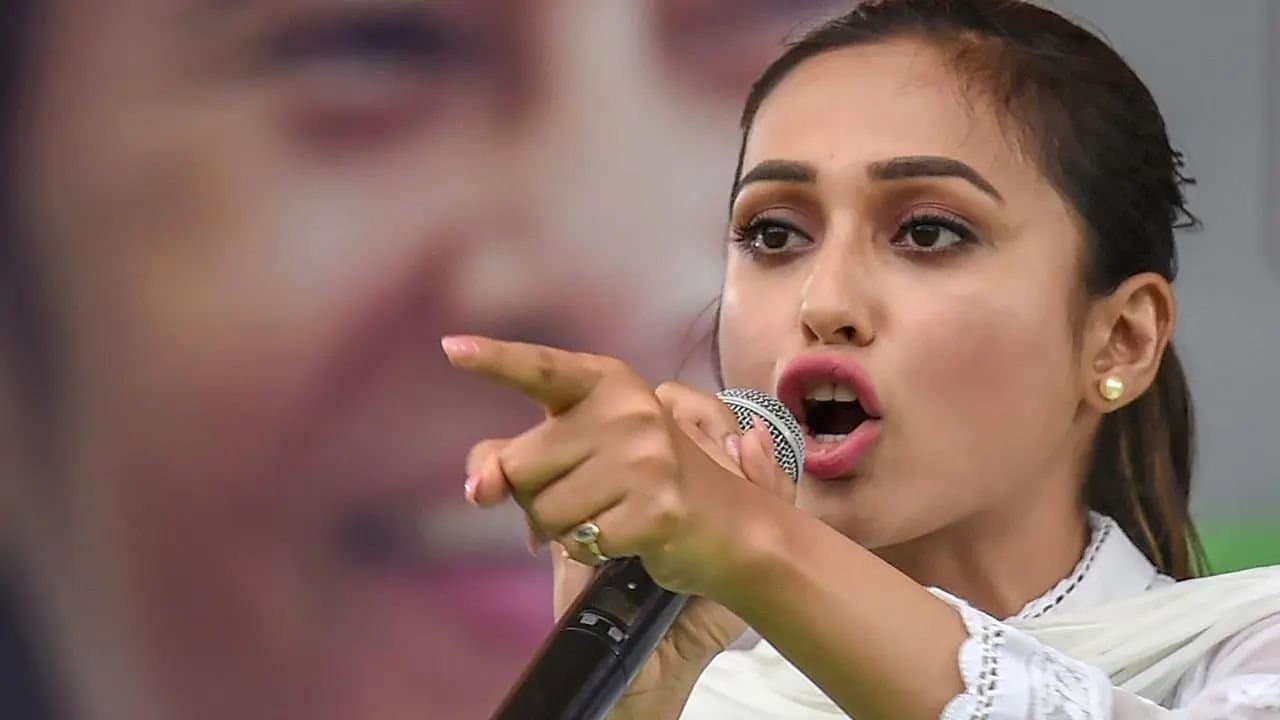 Mimi Chakraborty becomes angry by seeing civic sense of her fellow citizens 