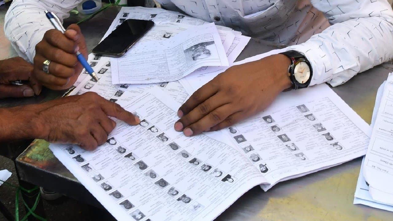 SIR In West Bengal Allegations of Misbehavior with BLO in kolkata