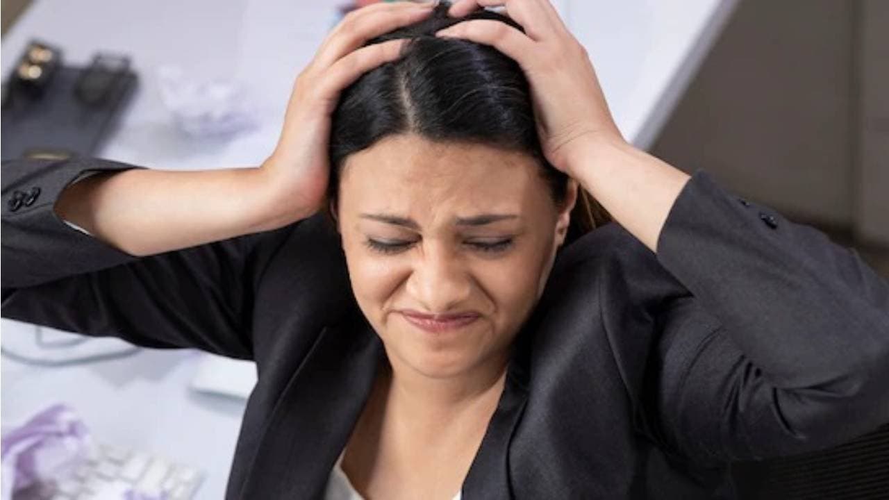 These toxic habits bring negative energy know how to stop it