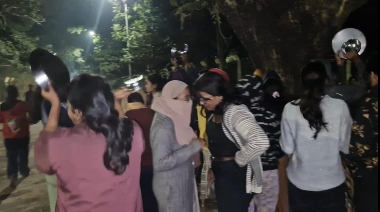 Female students of Vishva Bharati raised protest demanding food in Shantiniketan