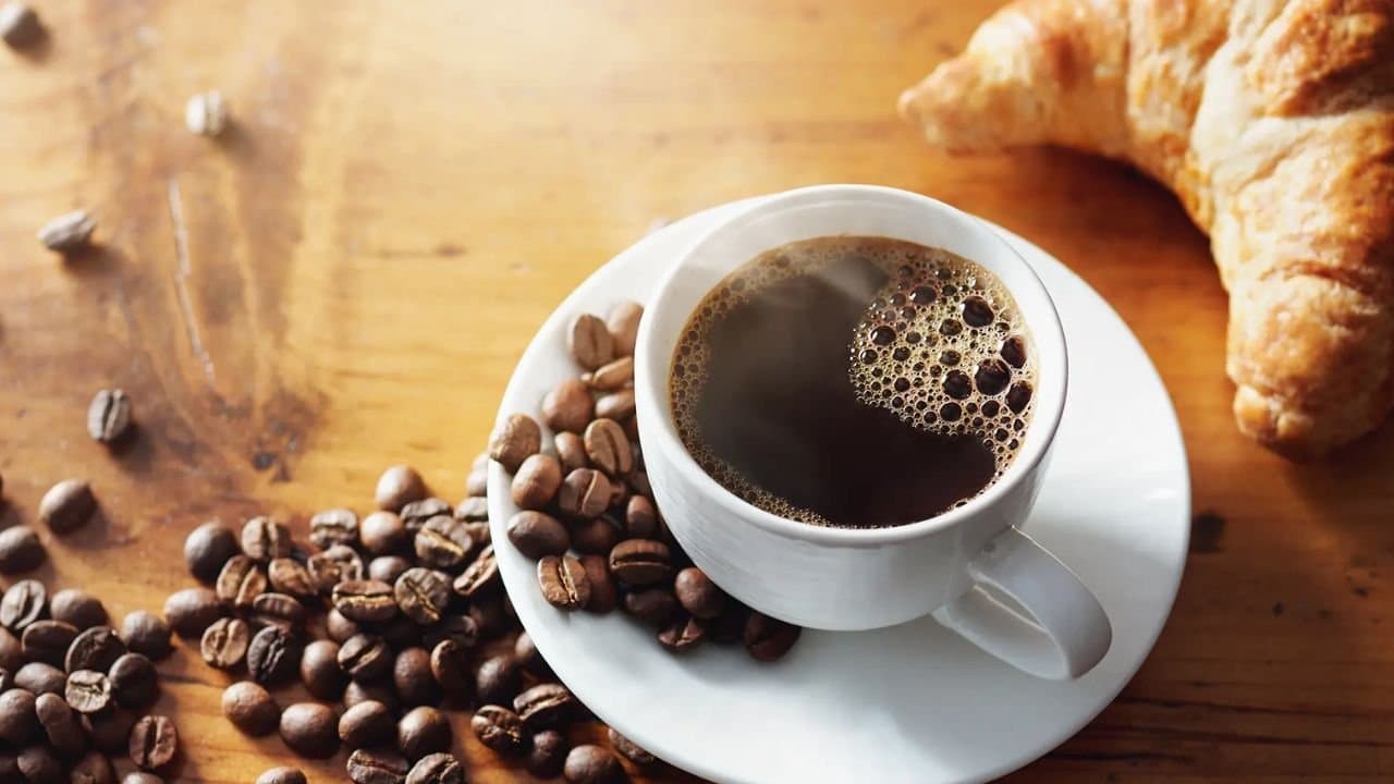 A pinch of salt in your coffee can cancel its side effects 