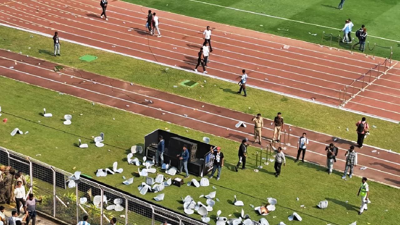 Chaos in Salt Lake Stadium as Crowd Goes angry in During Messi Event